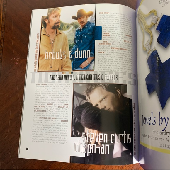 2004 American Music Awards 32nd Annual Program - Picture 4 of 8